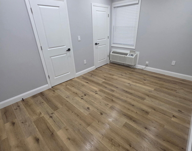 110 17th Avenue - Photo Thumbnail 3