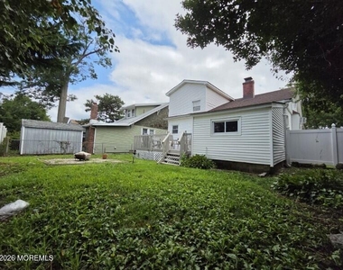 37 Beacon Boulevard - Photo Thumbnail 13