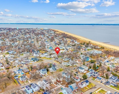 37 Beacon Boulevard - Photo Thumbnail 22