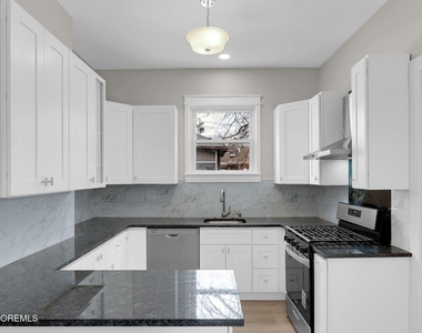 37 Beacon Boulevard - Photo Thumbnail 7
