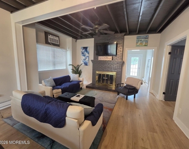 37 Beacon Boulevard - Photo Thumbnail 3