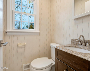 429 Lake Avenue - Photo Thumbnail 24