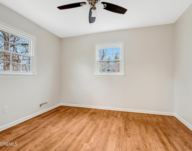 429 Lake Avenue - Photo Thumbnail 31
