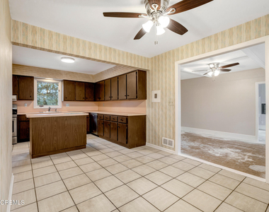 429 Lake Avenue - Photo Thumbnail 12