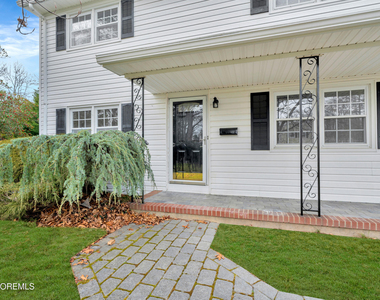 429 Lake Avenue - Photo Thumbnail 2