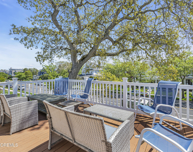 226 Sylvania Avenue - Photo Thumbnail 8