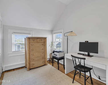 226 Sylvania Avenue - Photo Thumbnail 6