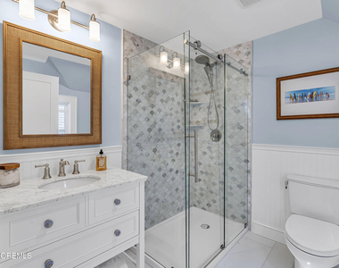 226 Sylvania Avenue - Photo Thumbnail 15