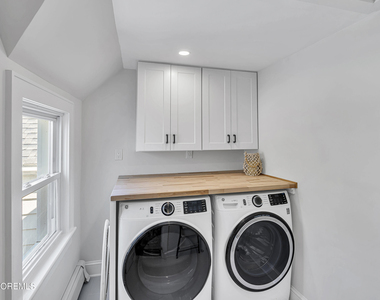 226 Sylvania Avenue - Photo Thumbnail 13