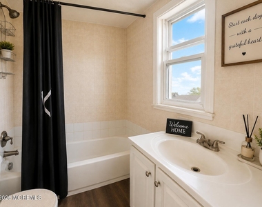 135 Whitehead Avenue - Photo Thumbnail 6