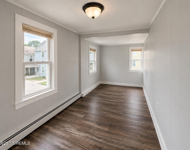 135 Whitehead Avenue - Photo Thumbnail 3