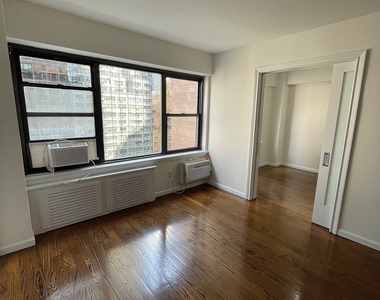 East 57 Street - Photo Thumbnail 1