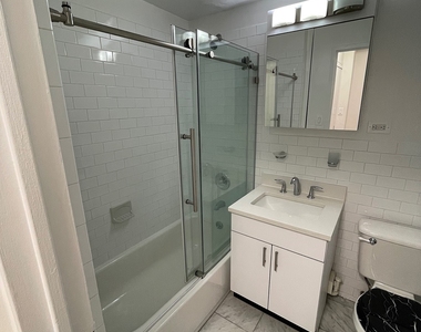 East 57 Street - Photo Thumbnail 13