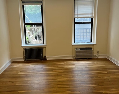 East 46th Street - Photo Thumbnail 2