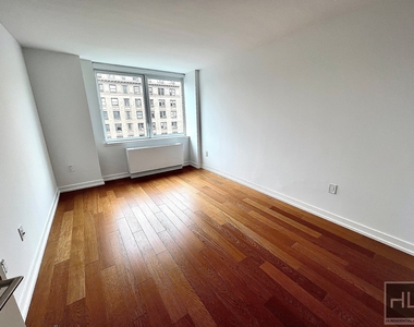 West 77th Street - Photo Thumbnail 1