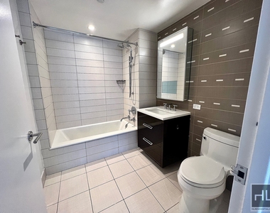 West 77th Street - Photo Thumbnail 3
