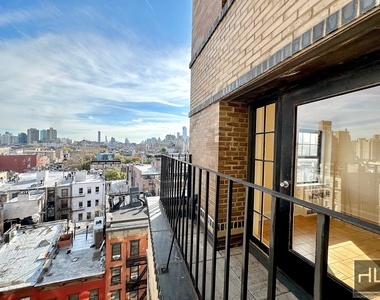Christopher Street - Photo Thumbnail 1