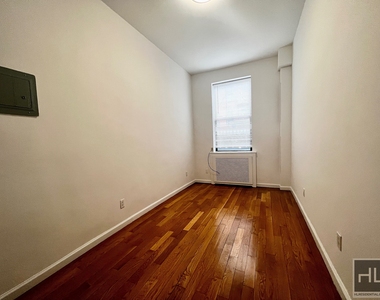 West 11 Street - Photo Thumbnail 1