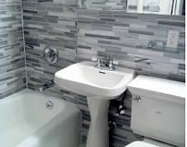 10 Avenue - Photo Thumbnail 2