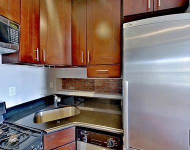 10 Avenue - Photo Thumbnail 1