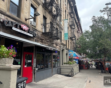 Broadway - Photo Thumbnail 8