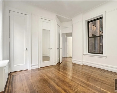 West 72 Street - Photo Thumbnail 3