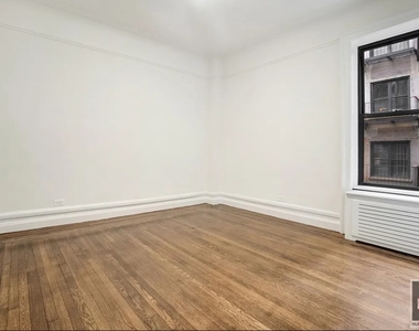 West 72 Street - Photo Thumbnail 2