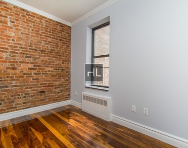 West 103 Street - Photo Thumbnail 3