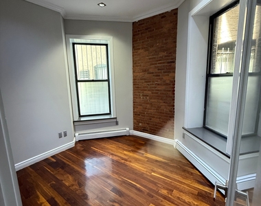 West 103 Street - Photo Thumbnail 5