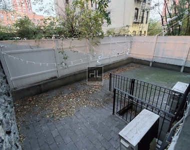West 103rd Street - Photo Thumbnail 8