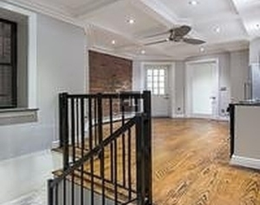 West 103rd Street - Photo Thumbnail 1