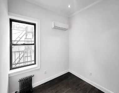 1377 Lexington Avenue - Photo Thumbnail 6