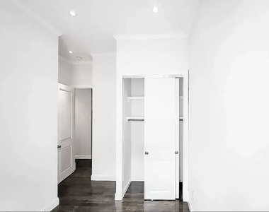 1377 Lexington Avenue - Photo Thumbnail 4