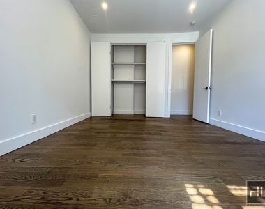 Tiemann Place - Photo Thumbnail 3