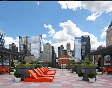 West 53 Street - Photo Thumbnail 5