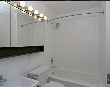 West 53 Street - Photo Thumbnail 4