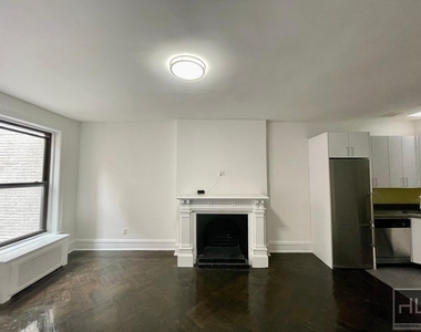 East 80th Street - Photo Thumbnail 1