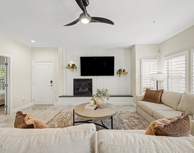 20121 N 76th Street - Photo Thumbnail 2