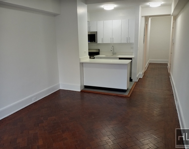 West 73rd Street - Photo Thumbnail 2