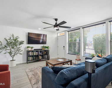 2929 N 39th Street - Photo Thumbnail 3