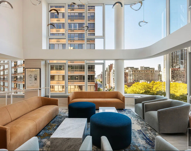 1st Avenue - Photo Thumbnail 6