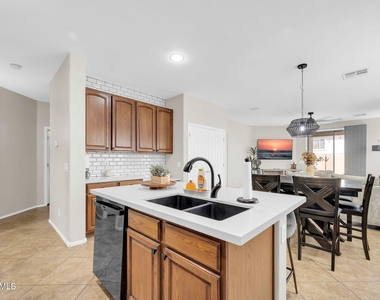 9207 N 182nd Lane - Photo Thumbnail 5