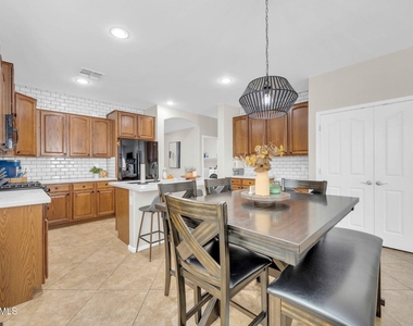 9207 N 182nd Lane - Photo Thumbnail 4