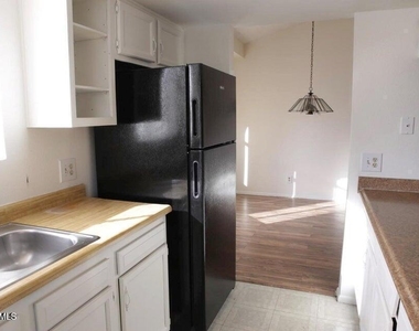 850 S River Drive - Photo Thumbnail 3
