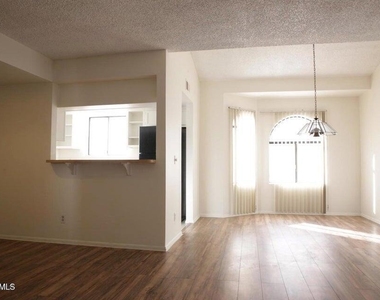 850 S River Drive - Photo Thumbnail 2