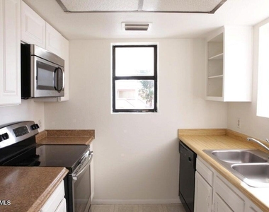 850 S River Drive - Photo Thumbnail 4