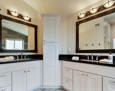 13124 N 94th Place - Photo Thumbnail 13