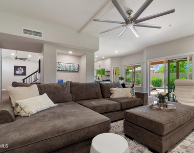 13124 N 94th Place - Photo Thumbnail 8