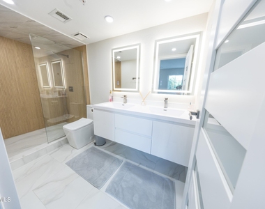 11333 N 92nd Street - Photo Thumbnail 11