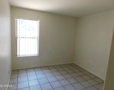 2430 E Fairview Street - Photo Thumbnail 11